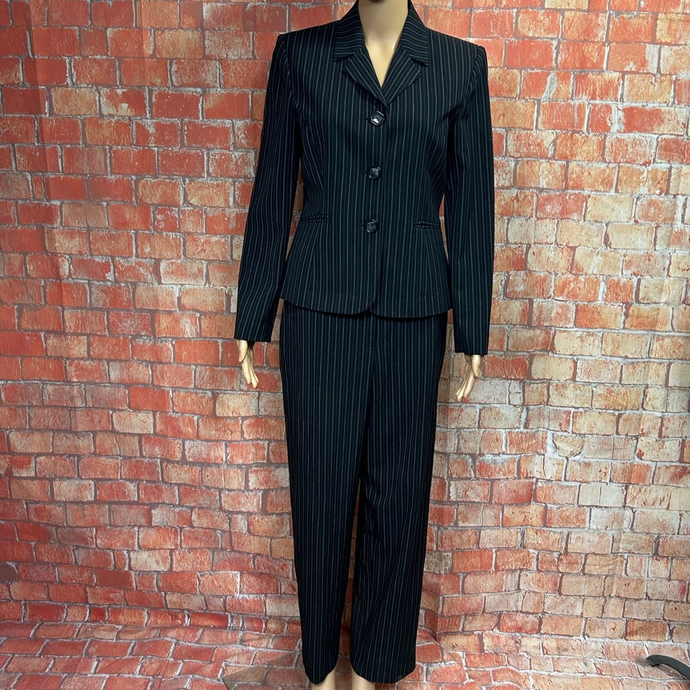 Amanda Smith Petite Pinstriped Pantsuit